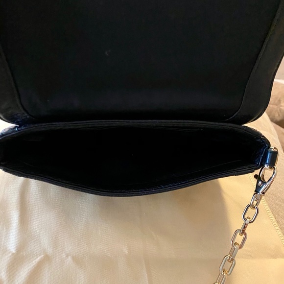 Authentic Tory Burch Blk Leather Chain Cross Body - Picture 8 of 10